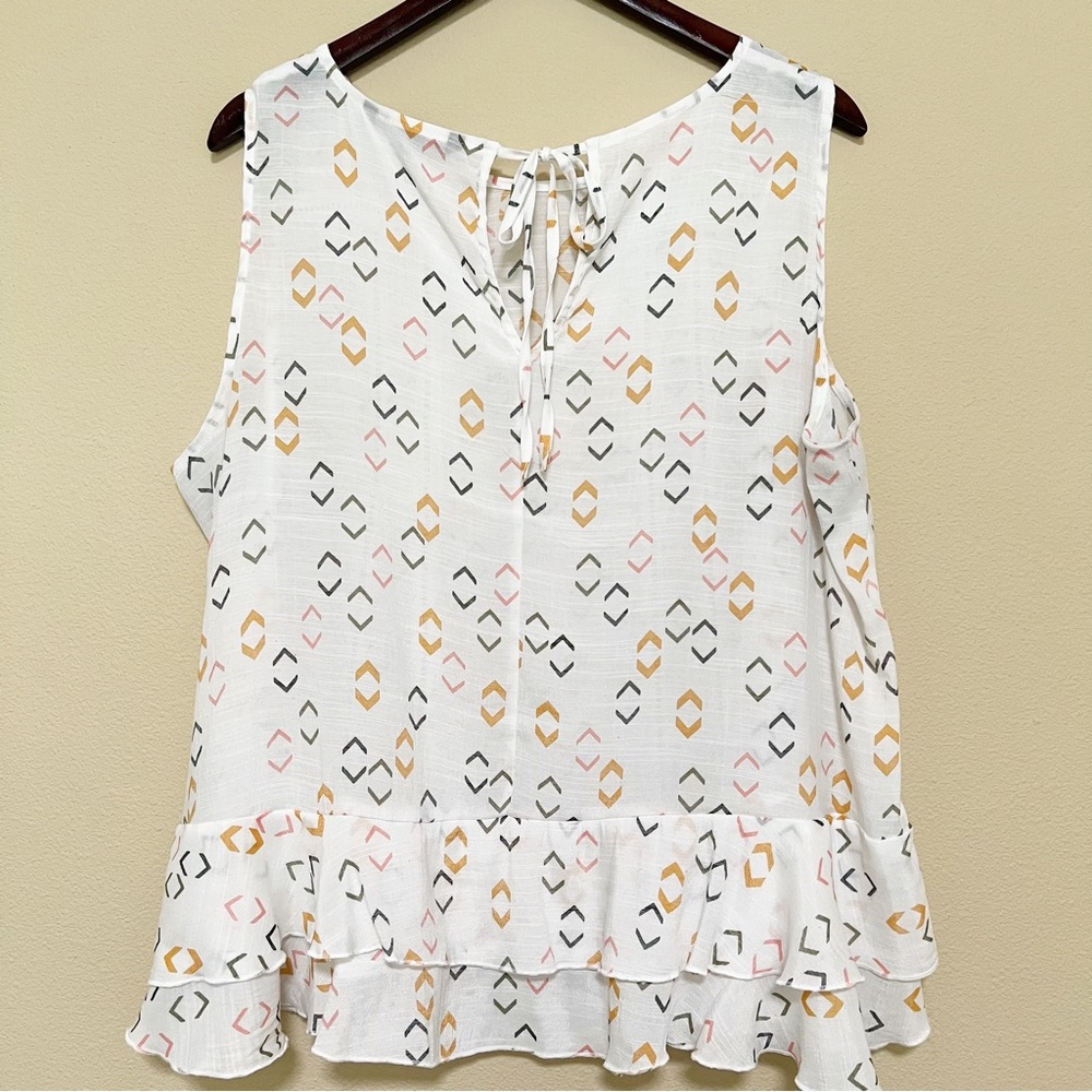 Zac & Rachel Ruffle Hem Tank - Picture 2 of 9